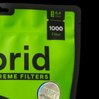 Nahaufnahme der grünen Hybrid Supreme Filters Verpackung, Slim 6,4 mm, 1000 Filter, mit Bunt-G'mischt-Siegel