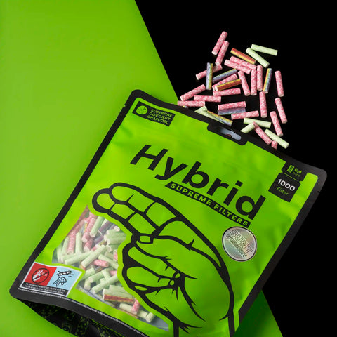 Geöffnete Hybrid Supreme Filters Packung mit 1000 bunt gemischten Slim-Aktivkohlefiltern, Superfine Coconut Charcoal, 6,4 mm