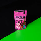 Bag55 Magenta Hybrid Supreme Filter Verpackung stehend, mit pinke, magenta farbige Aktivkohlefilter und Tüte