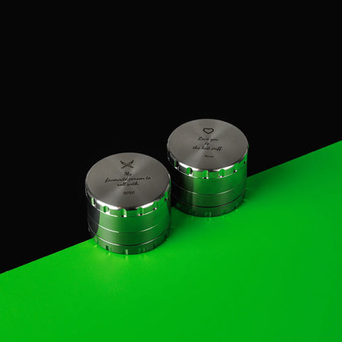 Edelstahl Grinder mit GRATIS Gravur – Valentinstag Edition