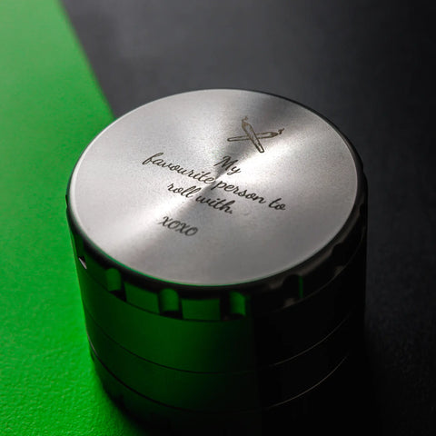 Edelstahl Grinder mit GRATIS Gravur – Valentinstag Edition