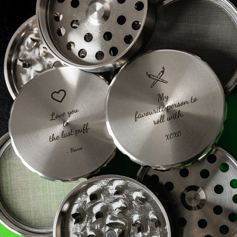 Edelstahl Grinder mit GRATIS Gravur – Valentinstag Edition