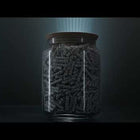 Brand-Mood-Video des Hybrid Supreme Glas 1000 mit Plus-Size Aktivkohlefiltern in White Classic und Bunt G’Mischt, präsentiert im hochwertigen Markenglas mit Gravur, Fokus auf Design, Farben und cleanes Premium-Raucherlebnis.